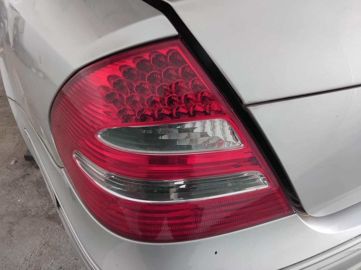 Mercedes E-Klasse W211 orig R&uuml;ckleuchte Heckleuchte links LED BJ2004 Limousine