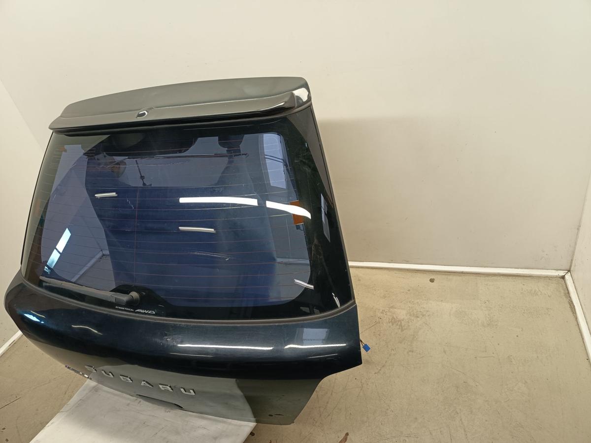 Subaru Impreza Kombi GD orig Heckklappe mit Scheibe Spoiler 32J Schwarz Bj 2004