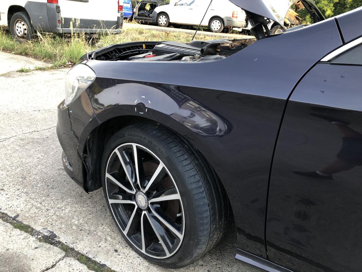 Mercedes CLA C117 bis 16 Kotfl&uuml;gel vorn links Fahrerseite Seitenwand Delle 592