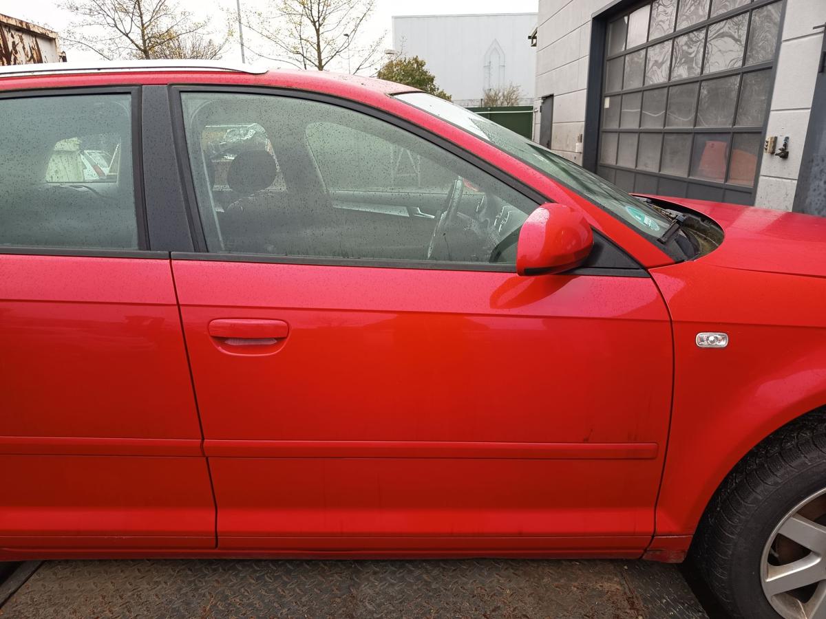 Audi A3 8PA original T&uuml;r vorn rechts Beifahrer Y3J Brillantrot Bj 2005