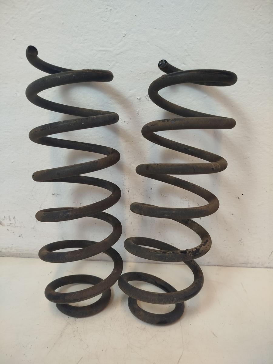 Nissan Qashqai J11 Satz Schraubenfeder Federn Hinterachsfedern Feder 1.2 85kw