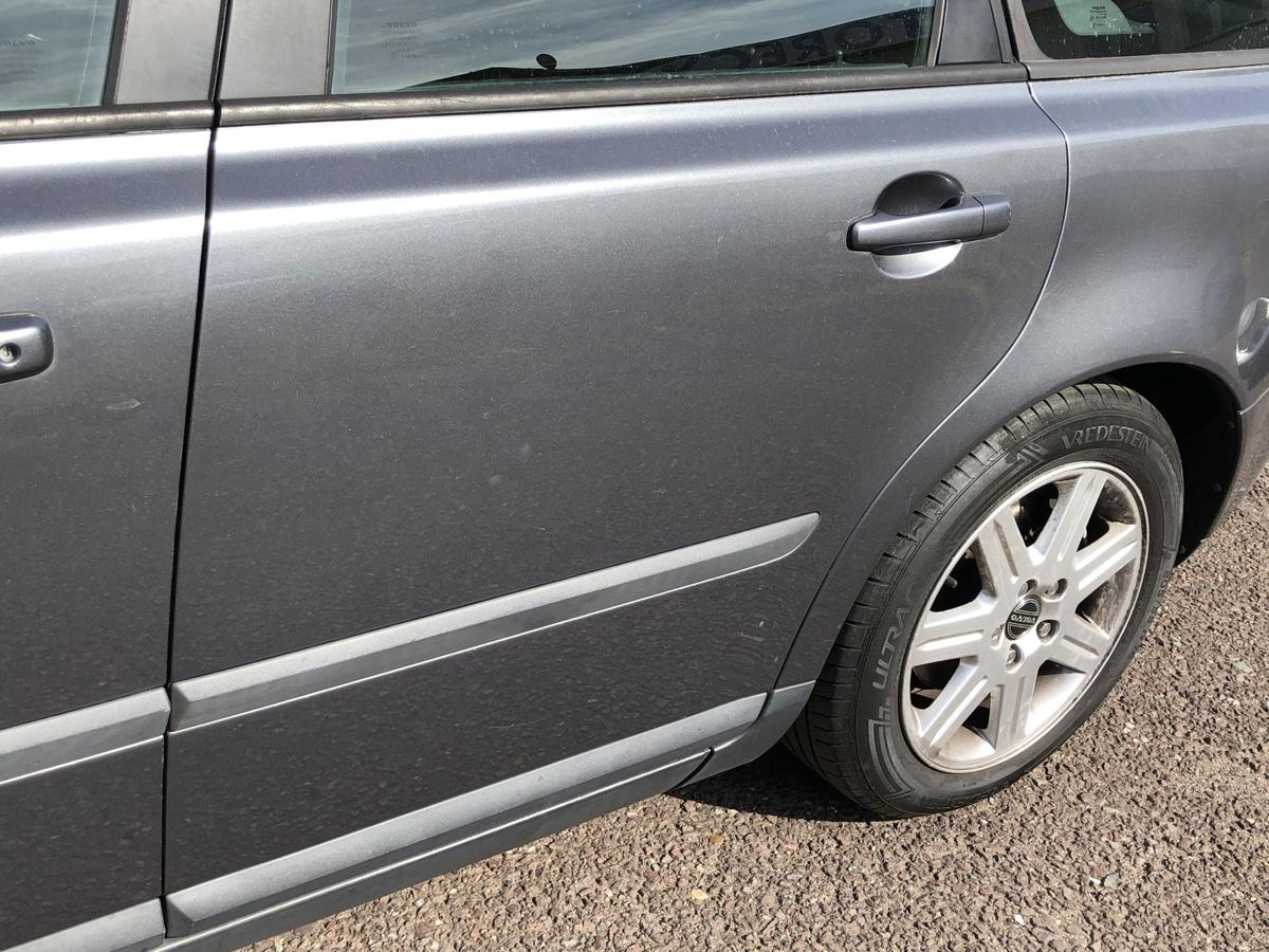 Volvo V50 Typ M T&uuml;r hinten links Fondt&uuml; Rohbau 45500 Titanium Grey Metallic