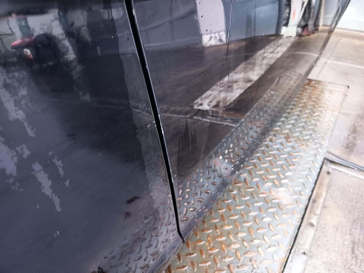 Ford Fiesta VII original T&uuml;r vorn rechts Beifahrer Pantherschwarz Bj 2012