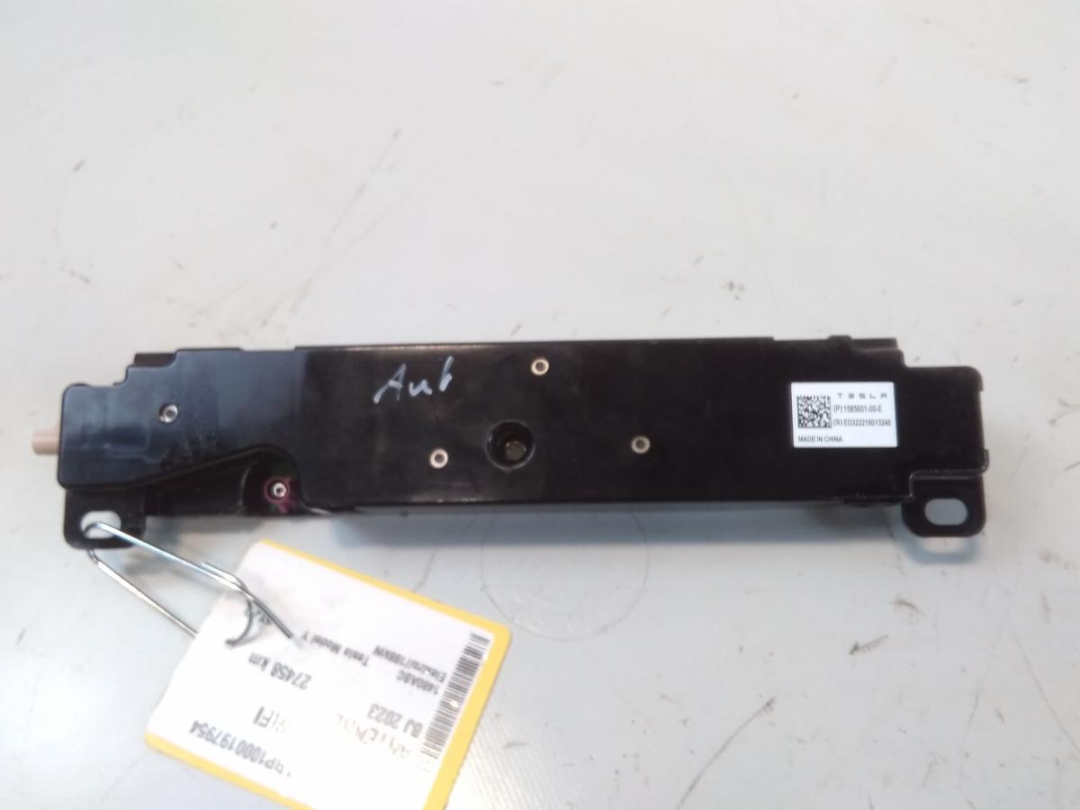 Tesla Model Y orig Bluetooth WIFI Antenne 158560100E unter Sonnenblende BJ2023