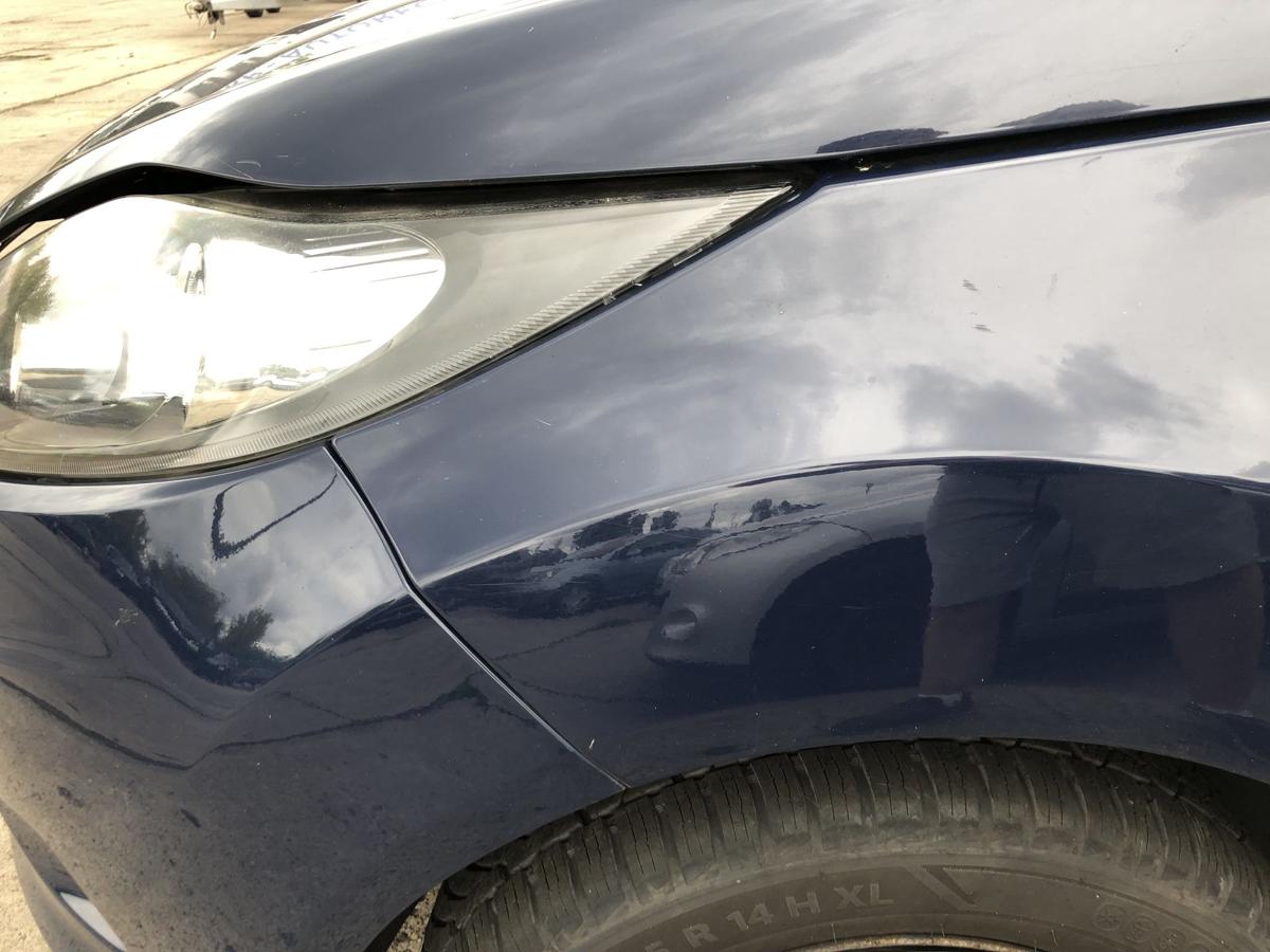 Ford Fiesta JA8 Kotflügel vorn links Fahrerseite Blazer Blau schlechter Lack