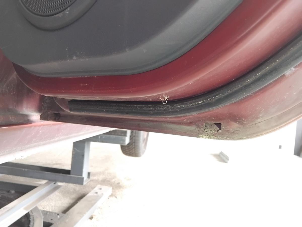 Mitsubishi Colt Z30 T&uuml;r hinten rechts P14 Rubinrotmetallic BJ2006