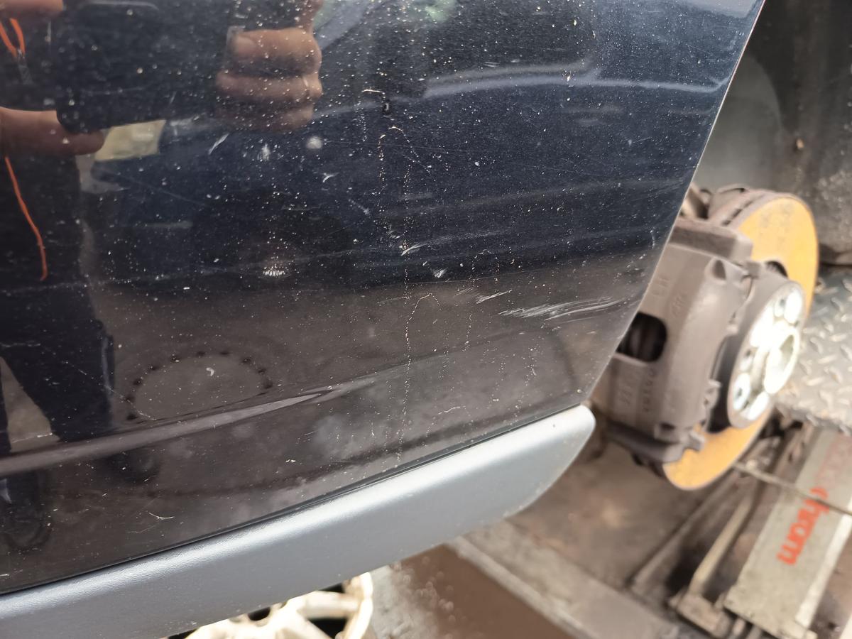 Volvo V70 II original Stoßstange Fänger vorn/Front 452 Saphirschwarz Bj 2005
