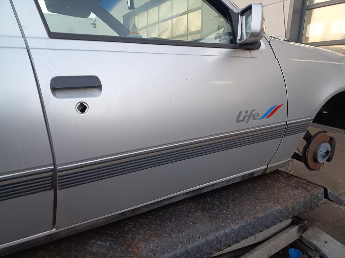 Opel Kadett E orig T&uuml;r vorn rechts Beifahrert&uuml;r 5trg Bj 1991 Starsilber met.