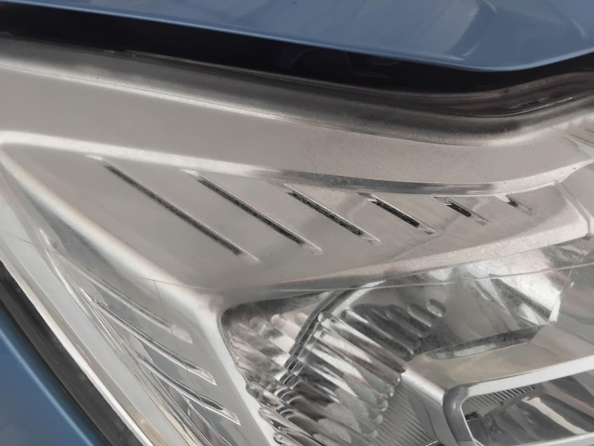 Ford Focus 2 DA3 Facelift orig. Scheinwerfer rechts Halogen mit LWR BJ2009