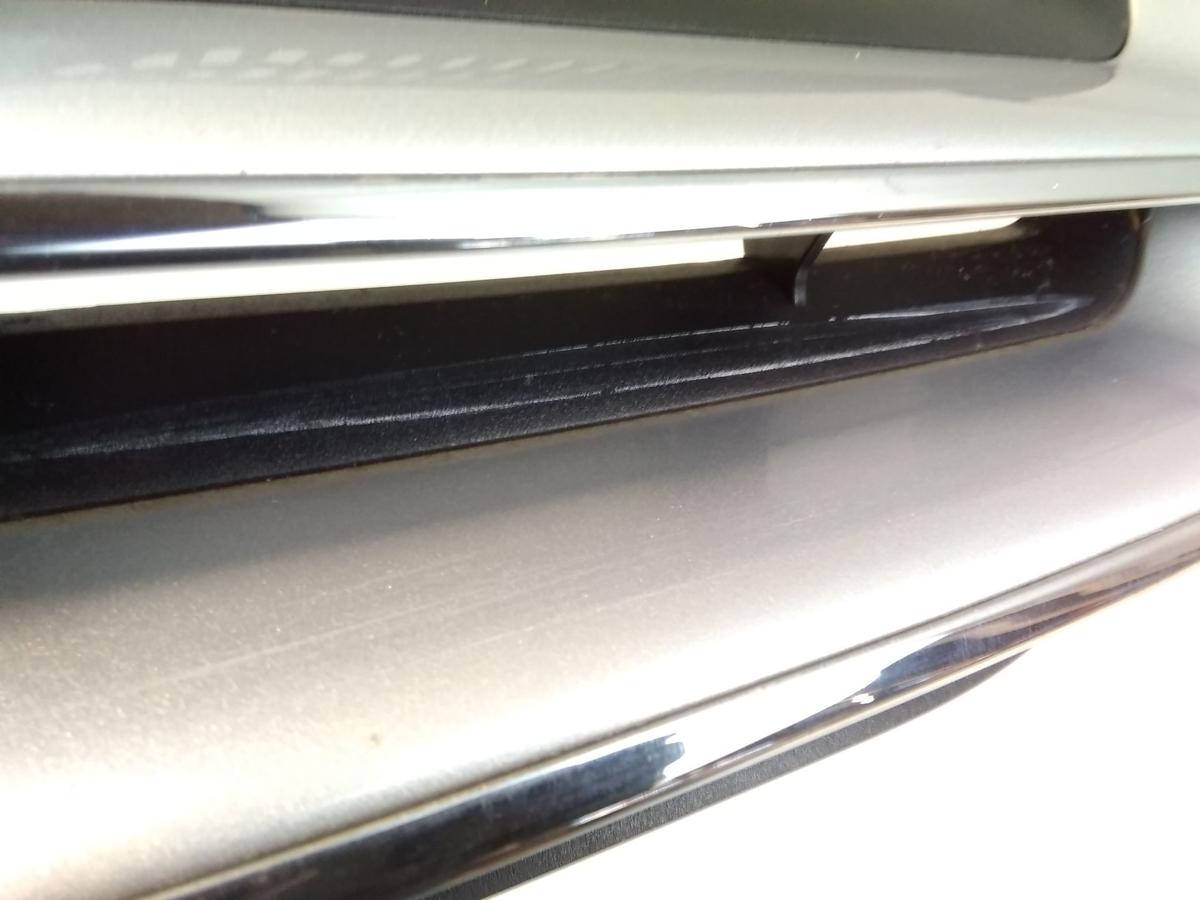 VW Golf 5 1K original K&uuml;hlergrill LA7W reflexsilbermetallic mit Emblem BJ2008