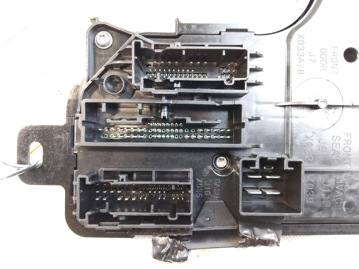 Tesla Model Y original Steuergerät BCM links 1657648-02-A 1497850-00-D Bj.2022