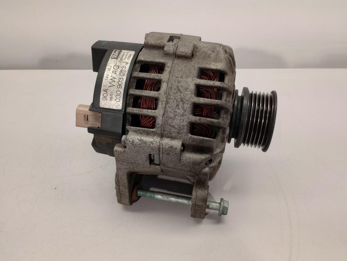 VW Golf IV orig Lichtmaschine Generator 1.6l 75kW Benzin 90A Bj 2001