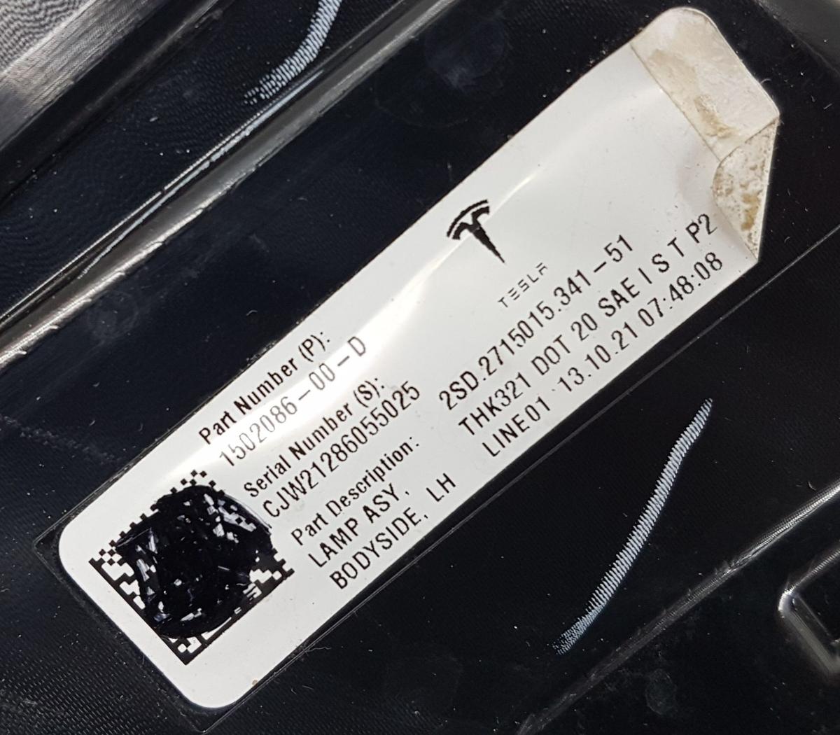 Tesla Model Y R&uuml;ckleuchte R&uuml;cklicht links Bj22 1502086-00-D Modell bis 2025