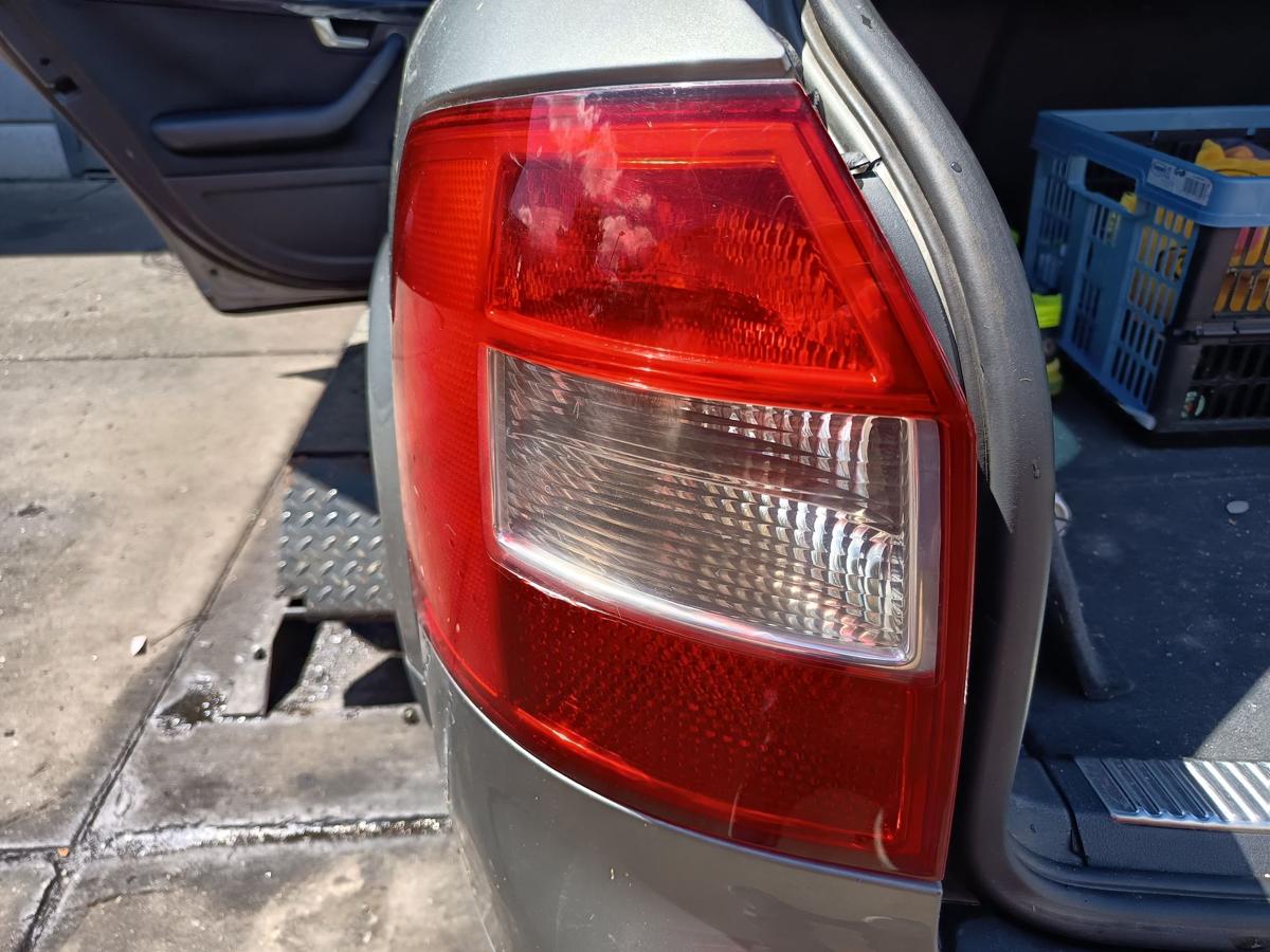 Audi A4 B6 Avant original R&uuml;ckleuchte links Heck Schlusslicht Bj 2003