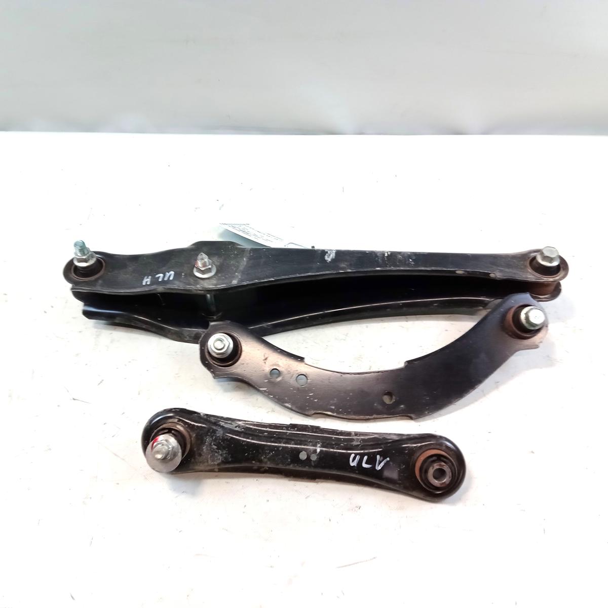 Mitsubishi Eclipse Cross PHEV original Satz Querlenker Hinterachse links Bj.2024