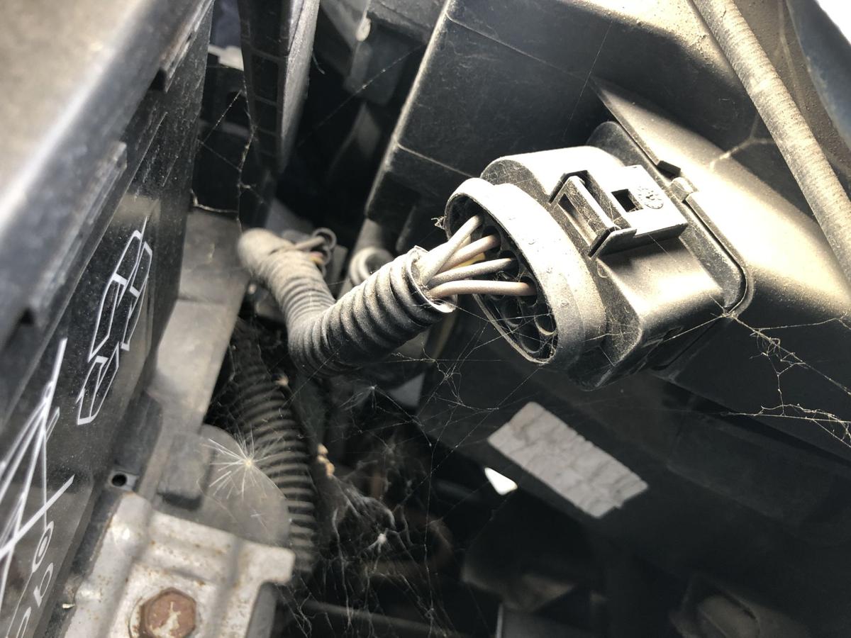VW Fox 5Z Scheinwerfer links Hauptscheinwerfer Halogen Tr&uuml;b Steckerart pr&uuml;fen