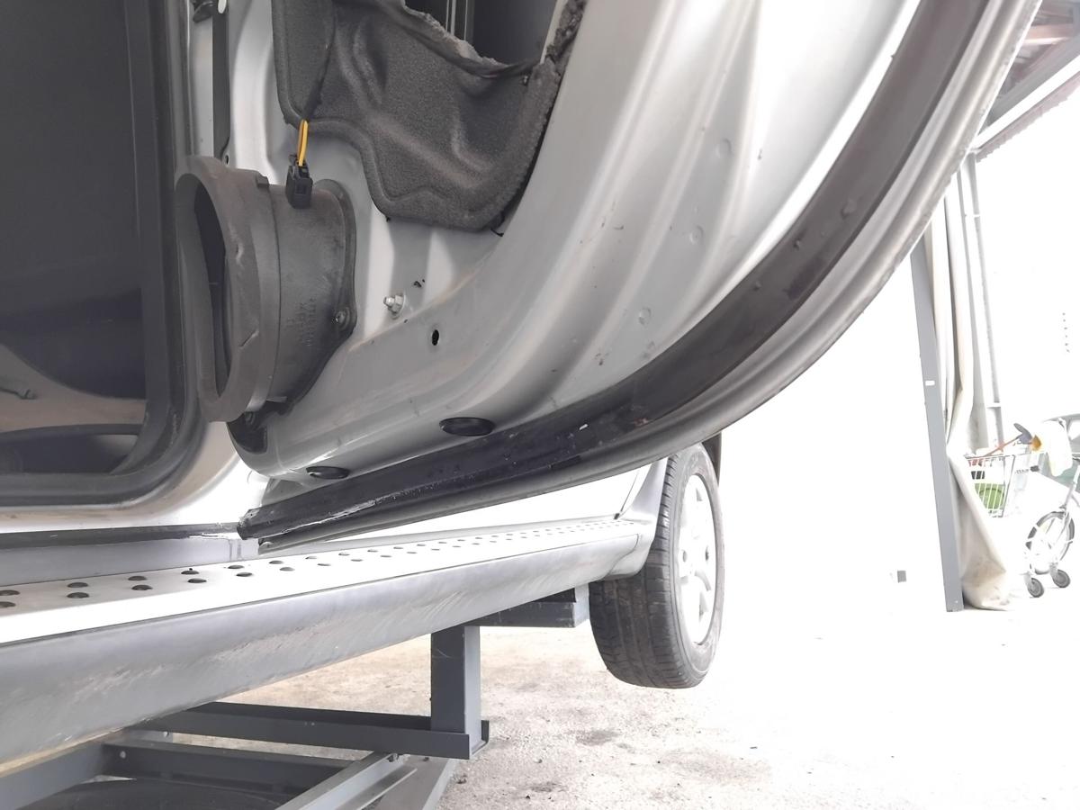 BMW X5 E53 T&uuml;r hinten rechts titansilbermetallic 354/7 BJ2000