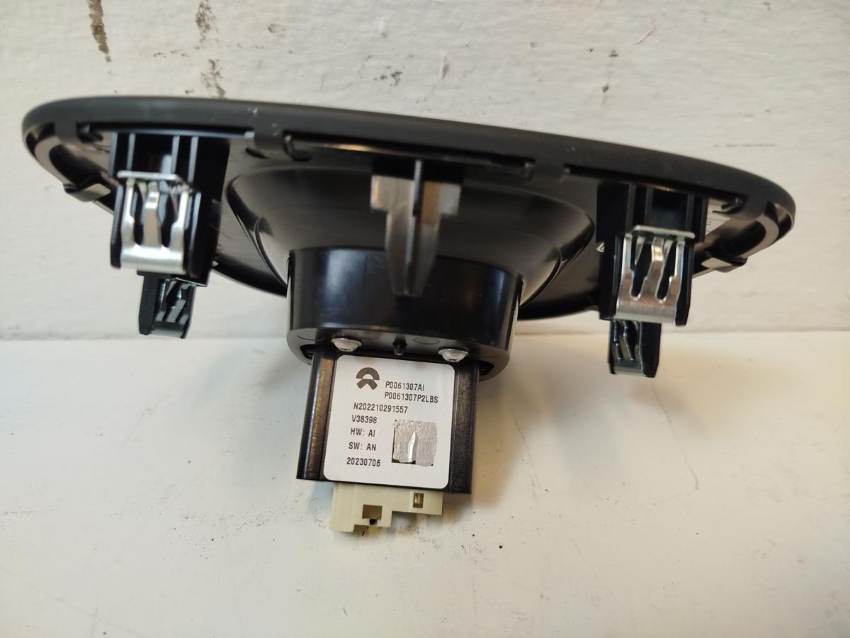 NIO EL6 Elektro SUV Nomi Assistent Armaturenbrett mitte oben OEM