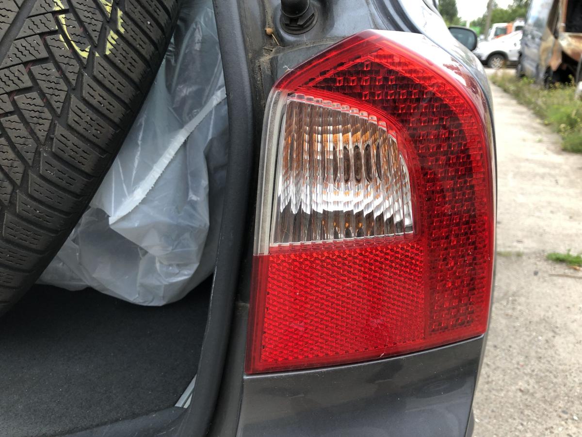 Volvo V70 Typ B R&uuml;ckleuchte rechts au&szlig;en Ecke R&uuml;cklicht Heckleuchte Kombi bis11