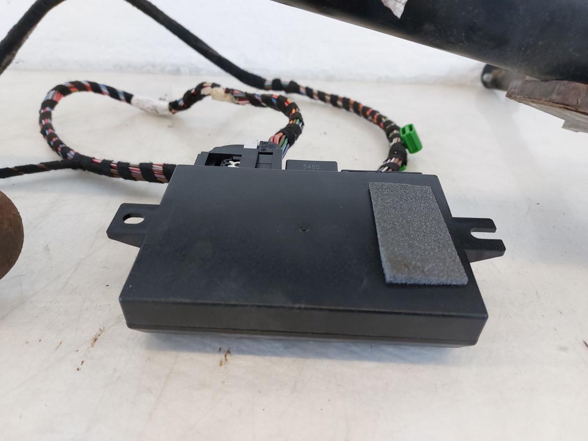 VW Passat 3G B8 Limo schwenkbare Anhängerkupplung AHK OEM Anhängerzugvorrichtung