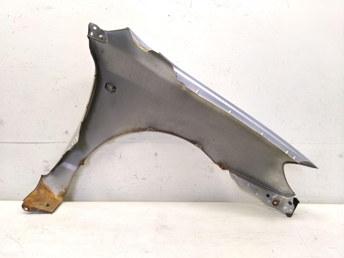 Toyota Corolla E12 Kombi original Kotflügel vorn links silbermet. BJ2003 Rost