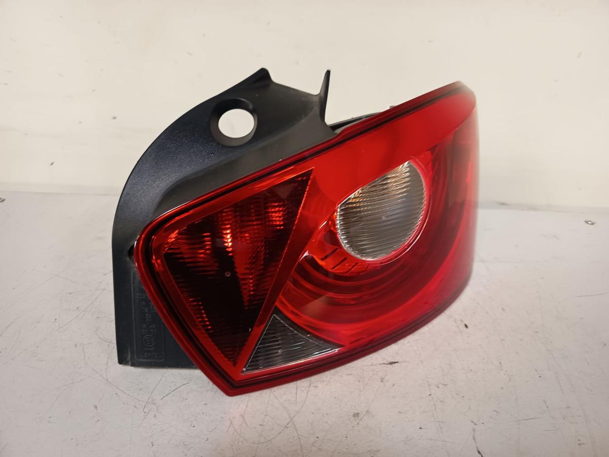Seat Ibiza IV 6J 5t&uuml;rer original R&uuml;ckleuchte rechts Heckschlusslicht Bj 2015