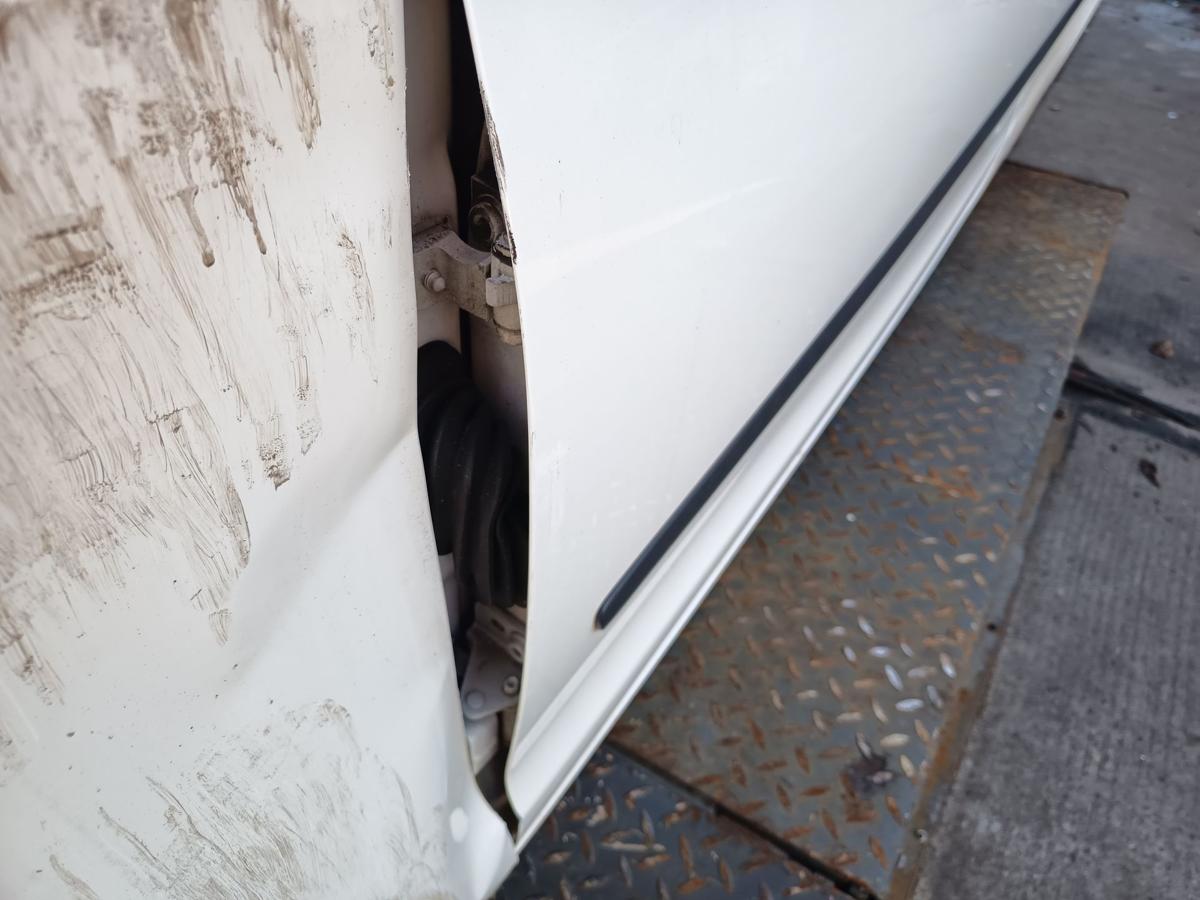 VW Polo 9N3 original T&uuml;r links Fahrer 3t&uuml;rer B9A Candywei&szlig; Bj 2009