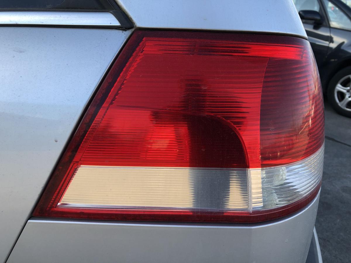 Opel Vectra C Caravan bis05 R&uuml;ckleuchte au&szlig;en links Ecke Heckleuchte Kombi