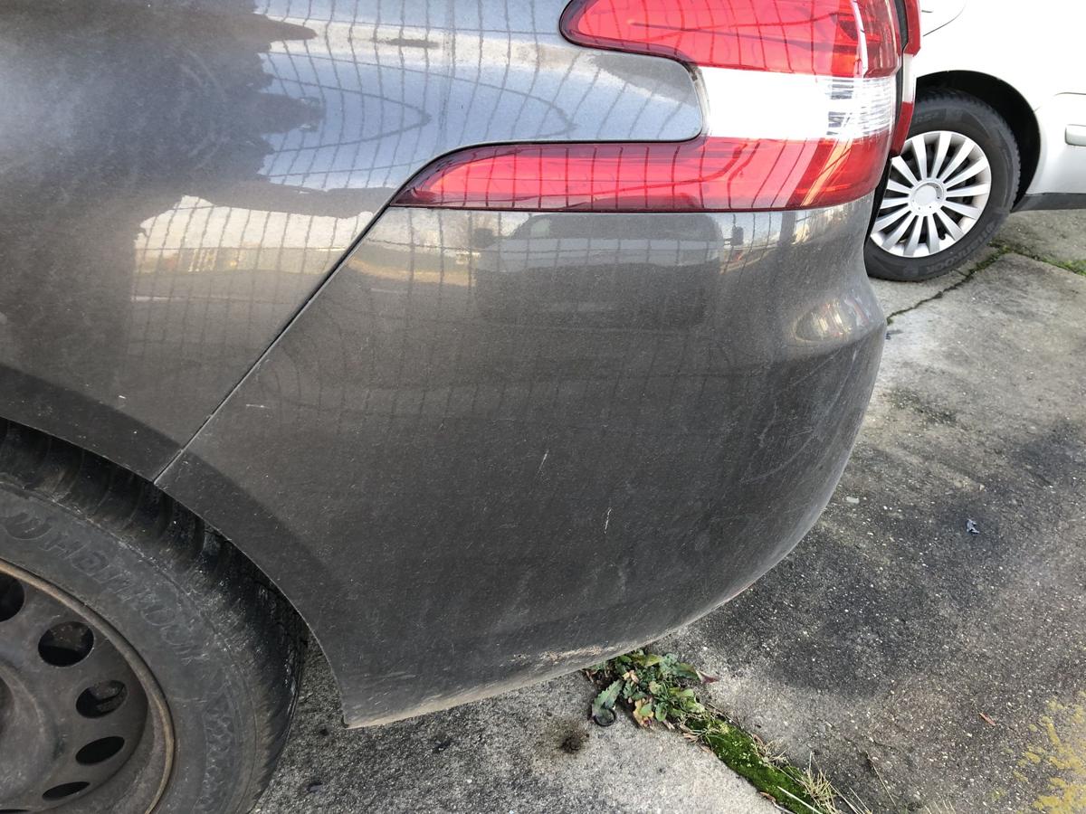 Peugeot 308 SW T9 Sto&szlig;f&auml;nger hinten PDC AHK Ausschnitt Bumper Moka Stossstange