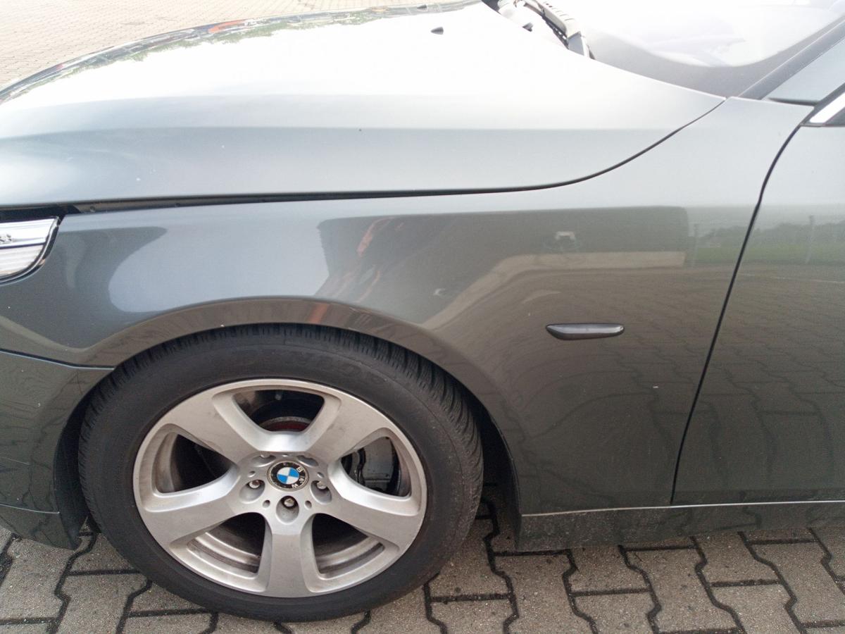 BMW E60 E61 Bj.2005 original Kotflügel vorn links Titangrau met.