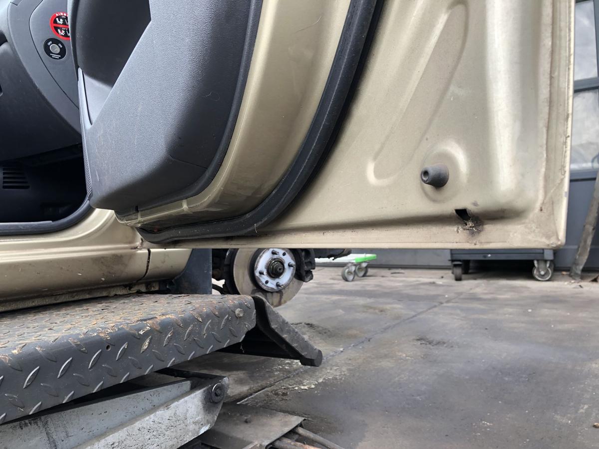 Kia Rio JB original Tür vorn rechts Beifahrer J4 Cashmere beige Bj 2009