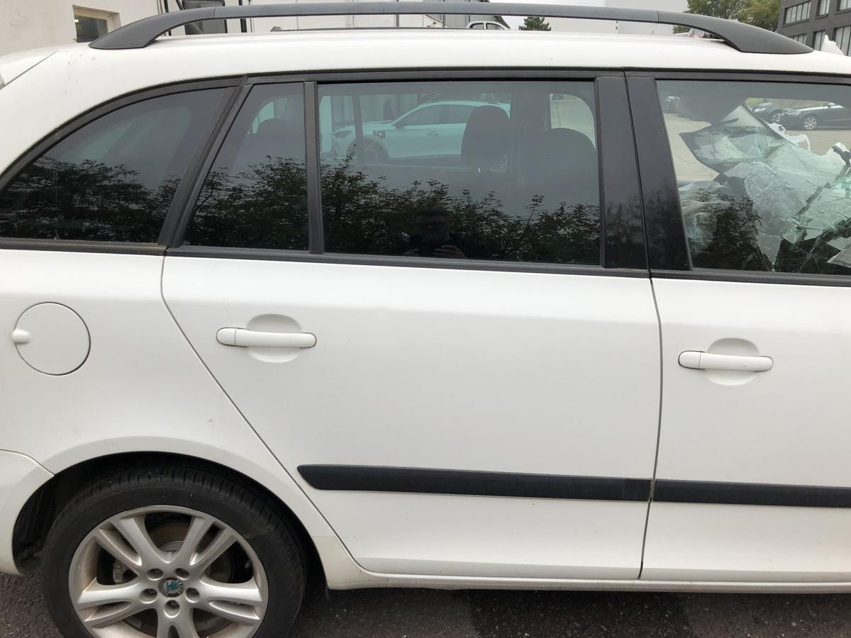 Skoda Fabia II 2 5J Tür hinten rechts Fondtür Beifahrerseite LF9E weiss Kombi