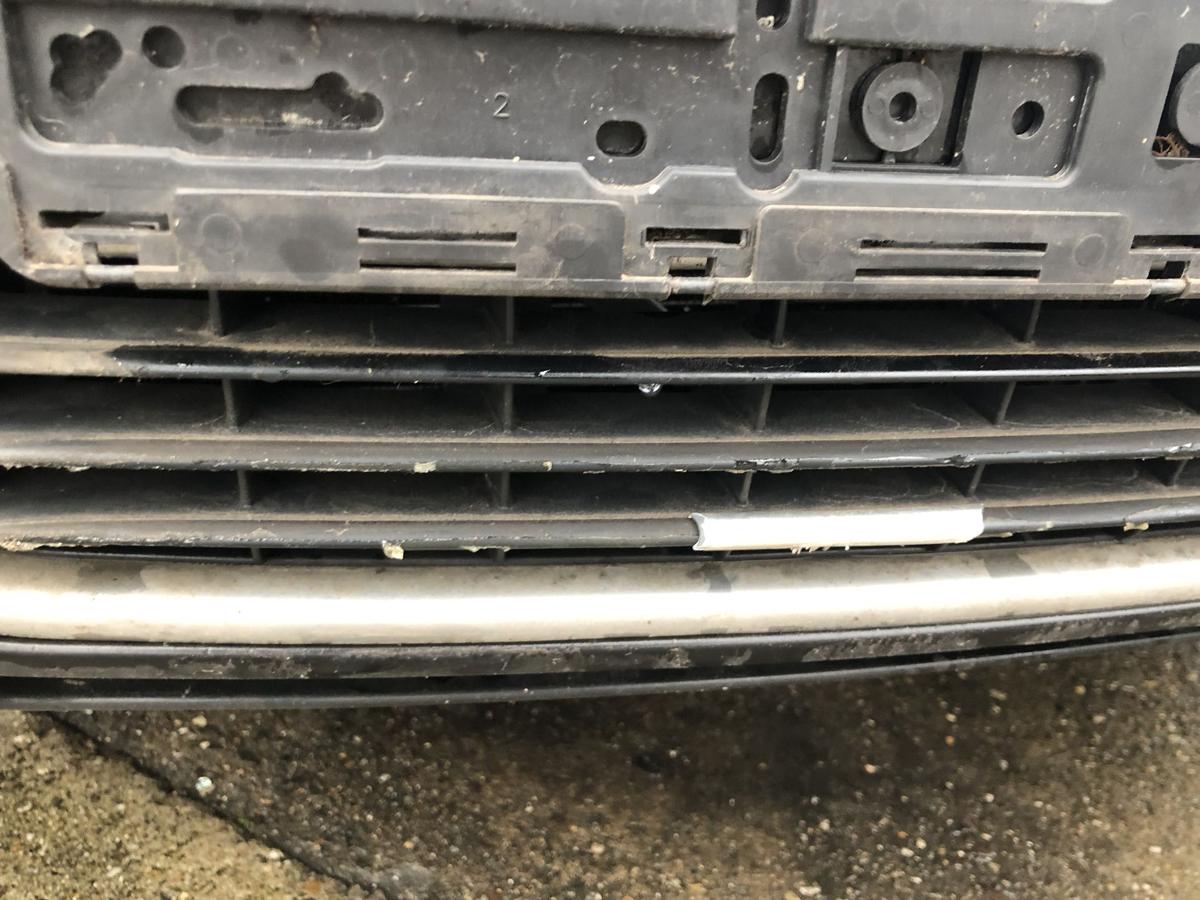 Audi A4 8E B6 Limo Sto&szlig;f&auml;nger vorn Stossstange Frontsch&uuml;rze NSW LZ9W Bumper