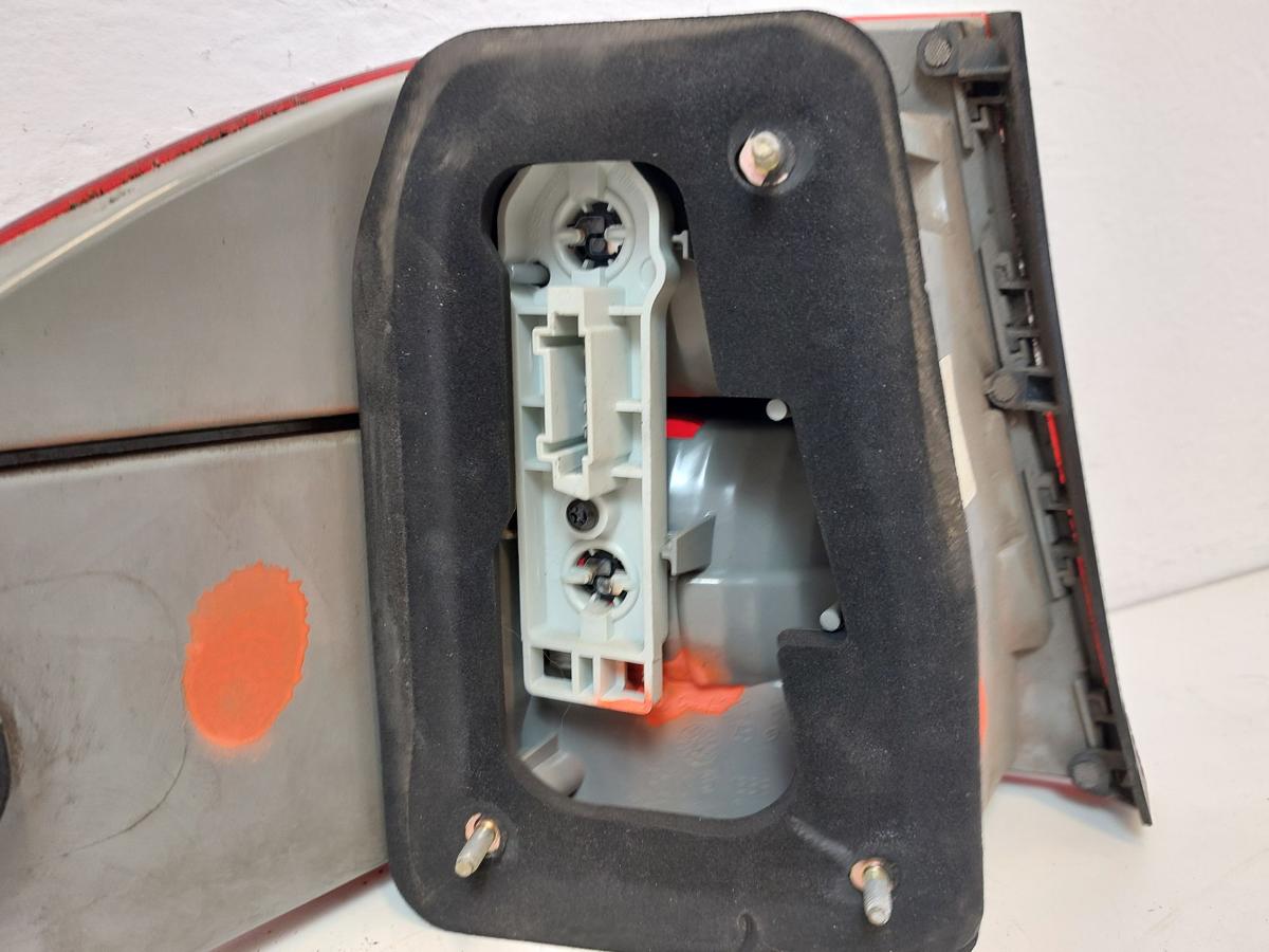 Mercedes E Klasse Kombi S211 R&uuml;ckleuchte Schlussleuchte aussen rechts R&uuml;cklicht