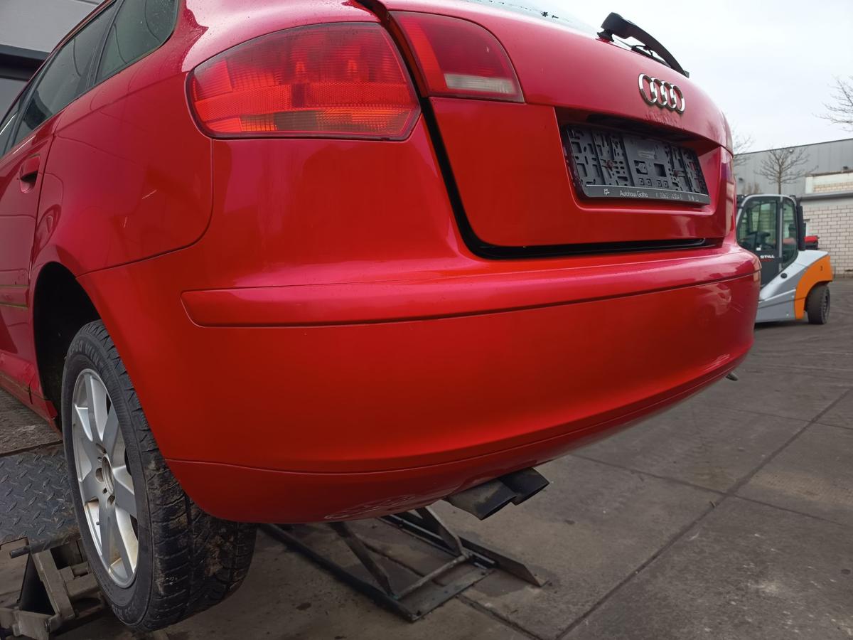 Audi A3 8PA original Sto&szlig;stange F&auml;nger hinten Heck Y3J Brillantrot Bj 2005
