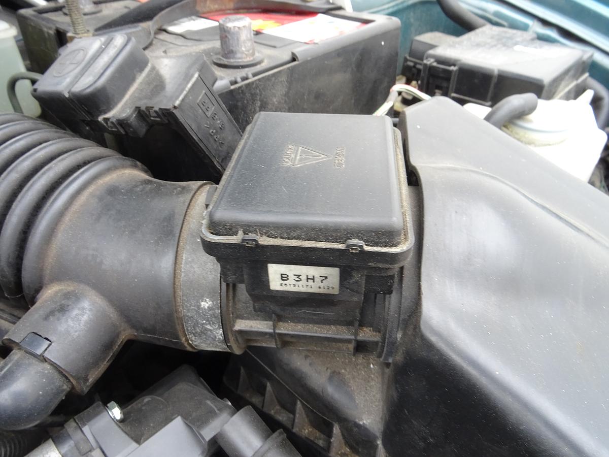 Mazda 323 BA Bj.1996 original Luftmassenmesser Luftmengenmesser E5T51171 1,3 54KW