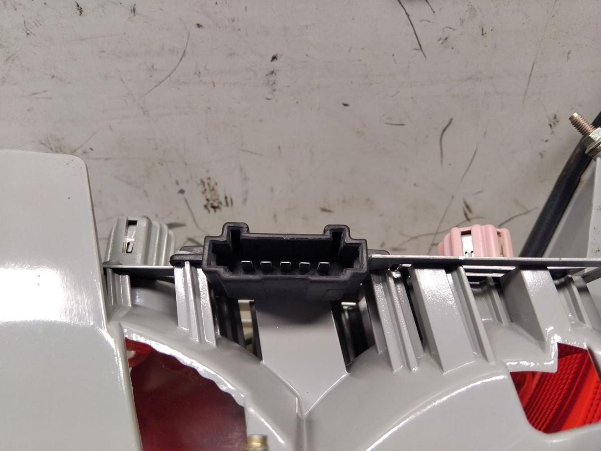 Mercedes E-Klasse Limo W210 original R&uuml;ckleuchte Heckleuchte links Bj.1998