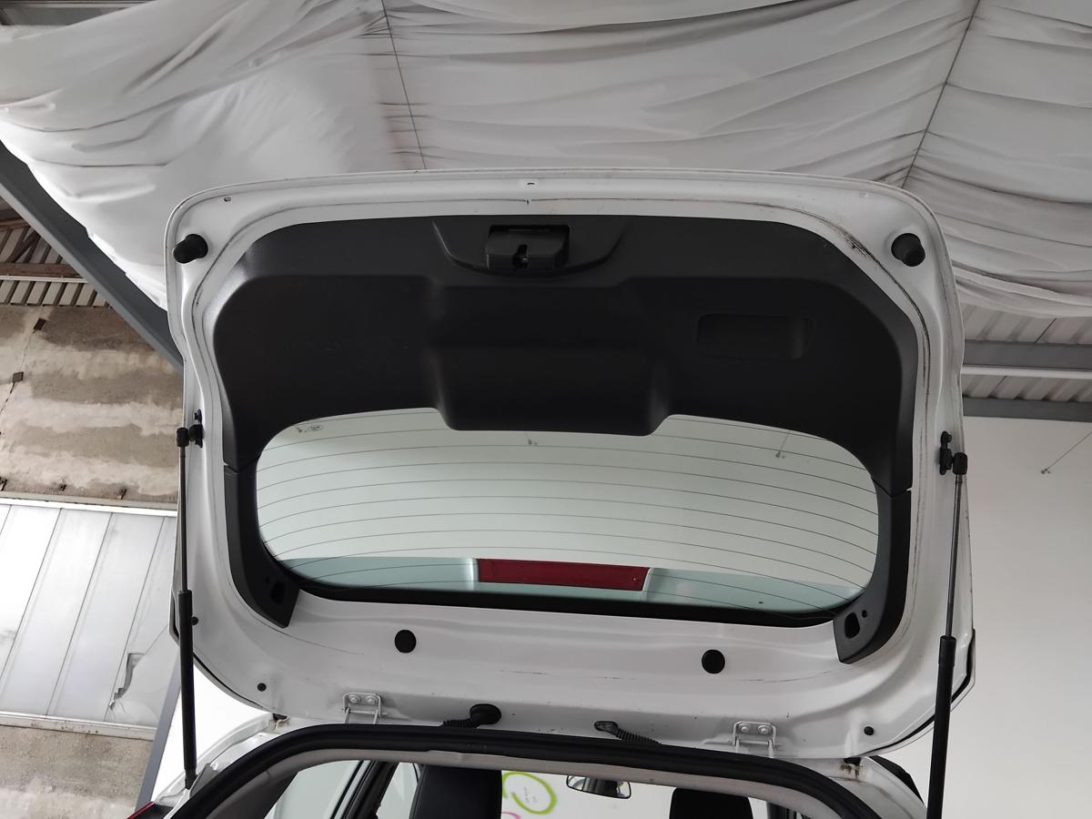 Ford Fiesta JA8 CCN 2013-2017 Heckklappe frostwei&szlig; mit Heckscheibe und Spoiler