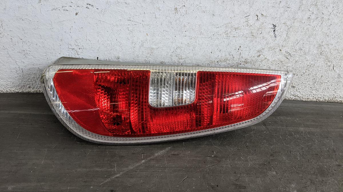 Rückleuchte rechts Rücklicht Schlusslicht Skoda Roomster 5J Bilder beachten