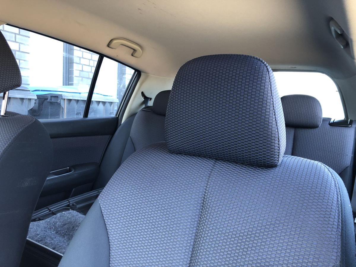 Nissan Tiida C11 Sitz vorn links Fahrersitz Stoff ohne Heizung Autositz