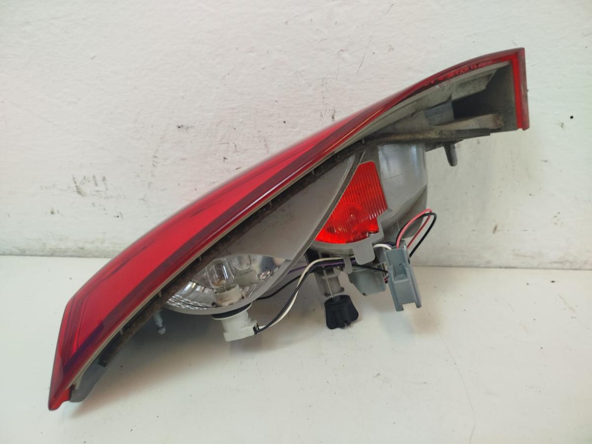 Ford Focus DYB CEW Turnier R&uuml;ckleuchte R&uuml;cklicht innen rechts Heckklappe ab14