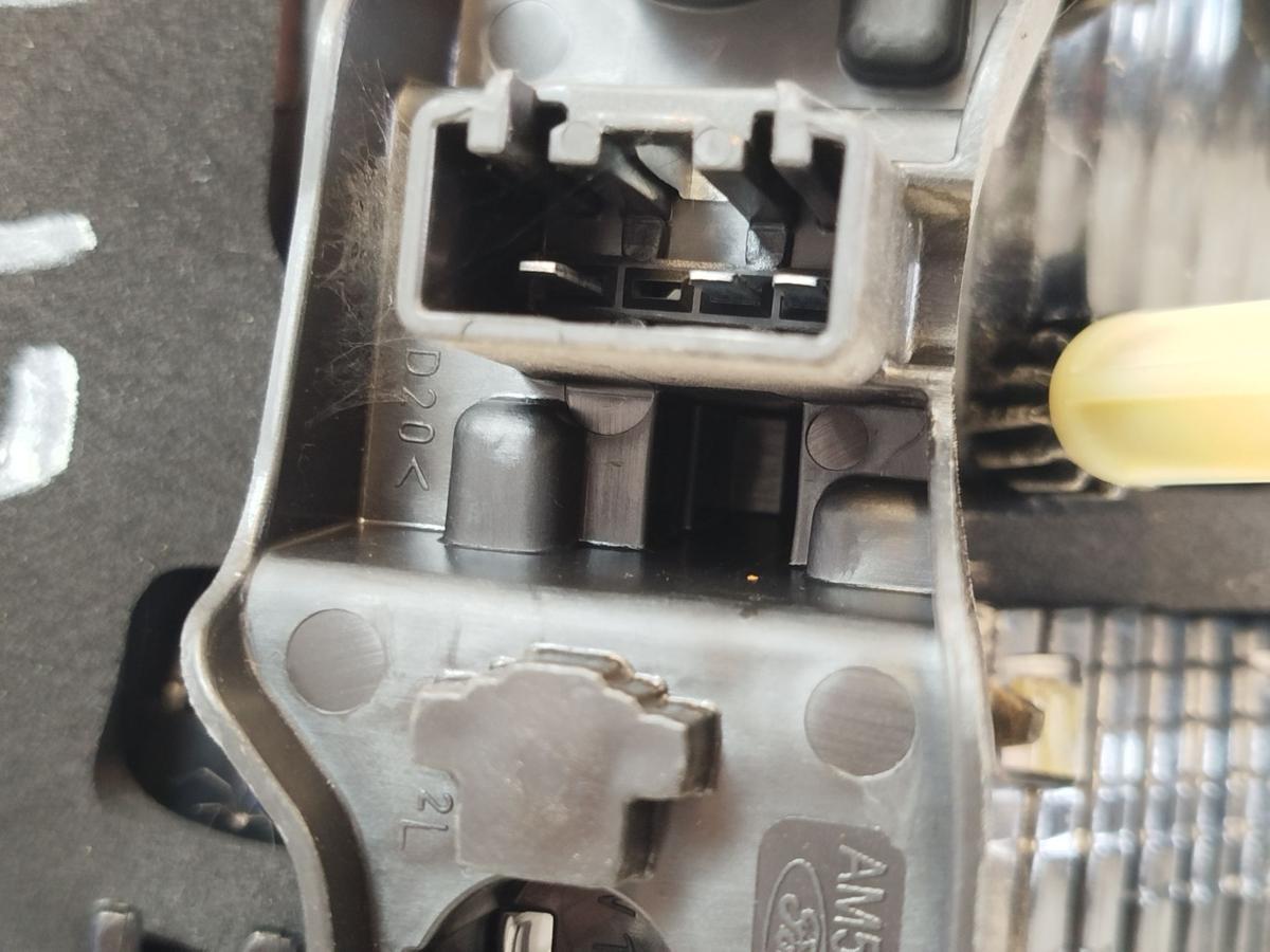 Ford C-Max CB7 R&uuml;ckleuchte innen links Heckklappenteil R&uuml;cklicht Heckleuchte