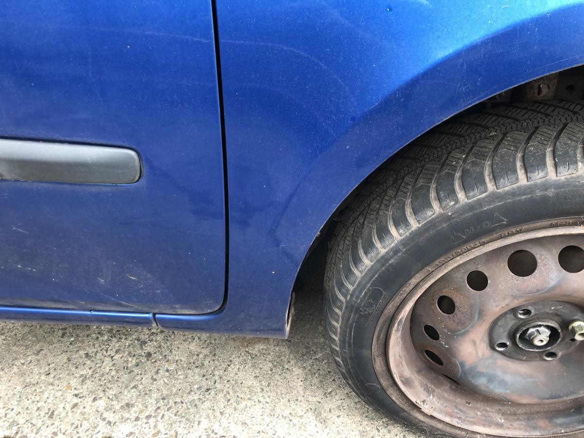 Renault Clio 3 Typ BR Kotfl&uuml;gel vorn rechts Beifahrerseite TERNA Blue Index 185