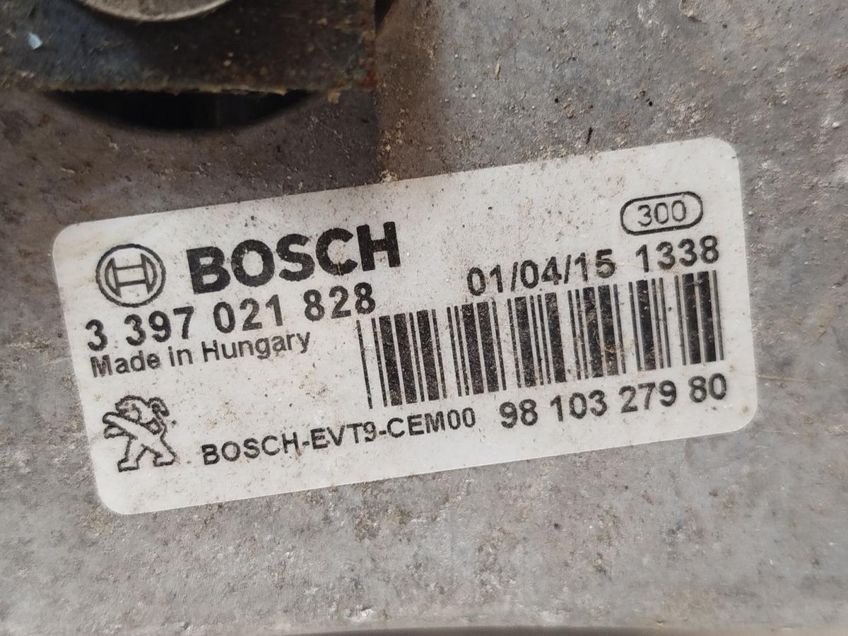 Peugeot 308 SW T9 Wischergest&auml;nge mit Wischermotor vorn Bosch 3397021828