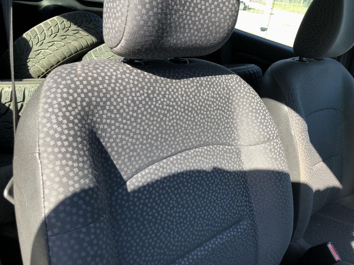 Renault Clio II 2 Campus Sitz vorn rechts Beifahrersitz 3 t&uuml;rer Stoffsitz