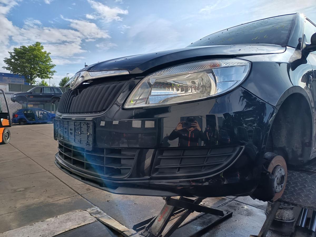 Skoda Fabia II 5J original Stoßstange Fänger vorn/Front F9R Black Magic Bj 2012