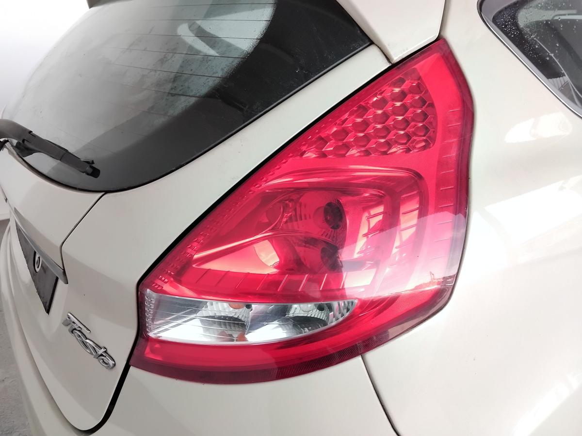 Ford Fiesta JA8 original Rückleuchte Schlussleuchte rechts BJ2009