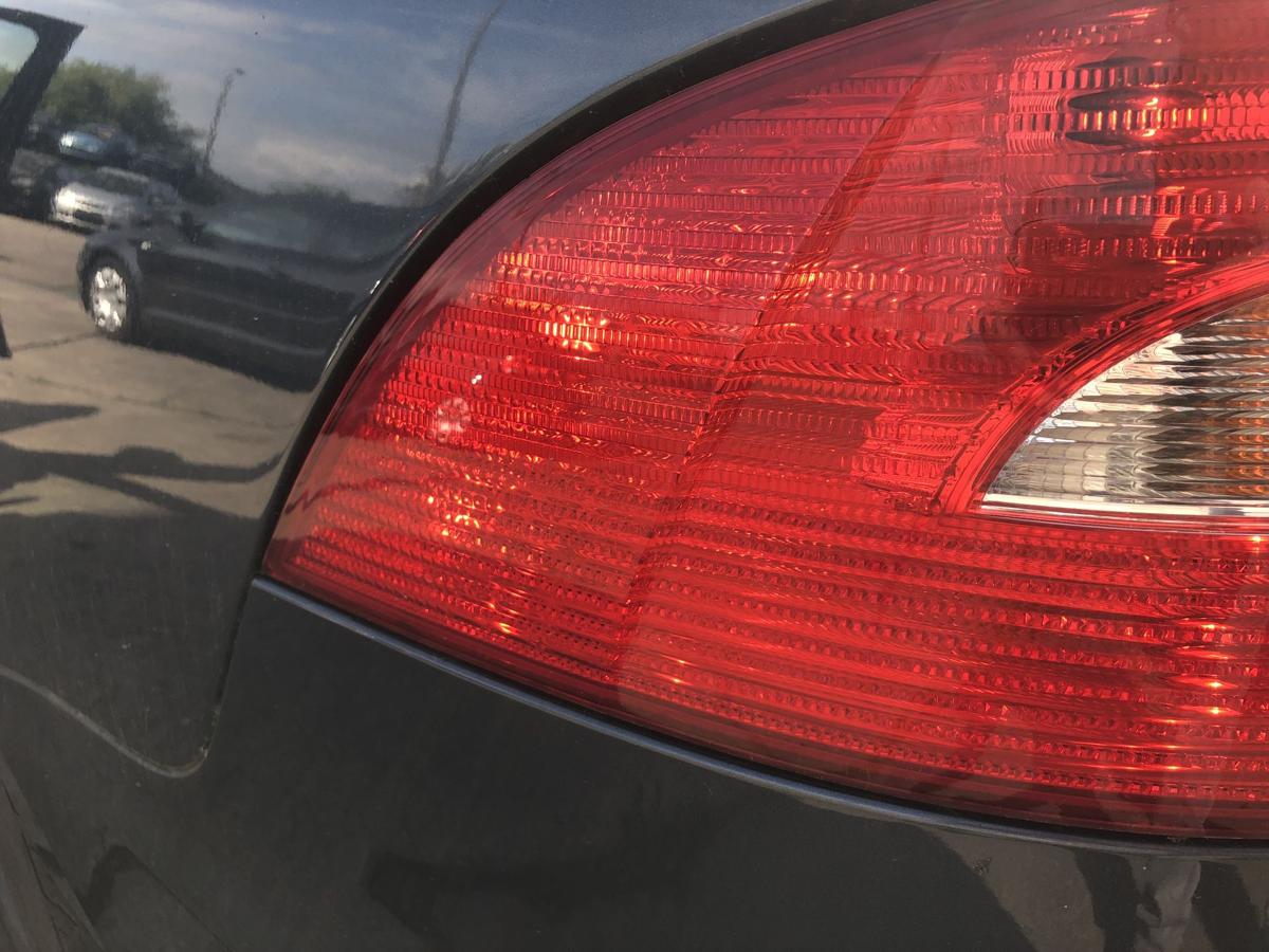 Skoda Superb 2 Typ 3T R&uuml;ckleuchte au&szlig;en links R&uuml;cklicht Heckleuchte Limo