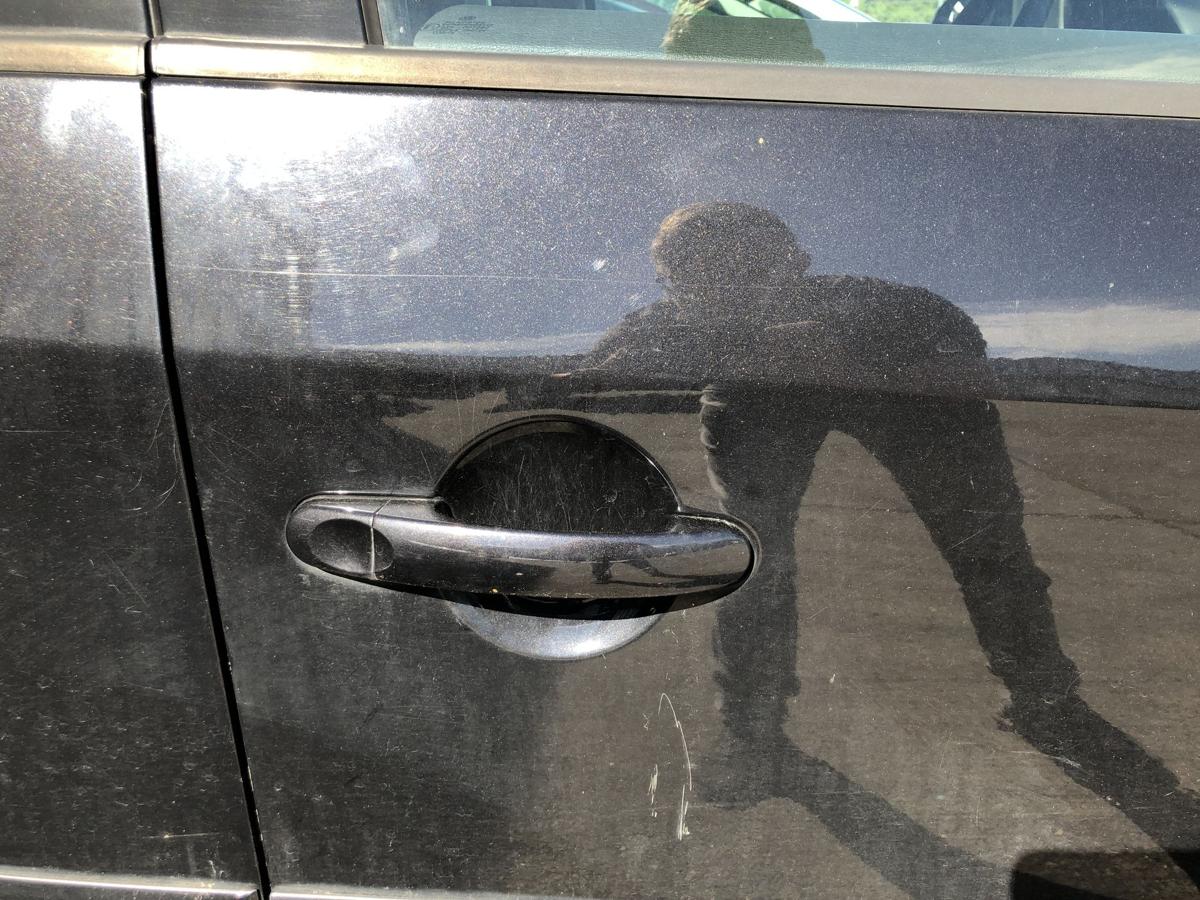 VW Touran 1T 1T1 T&uuml;r vorn rechts Beifahrert&uuml;r im Rohbau LC9Z Black Magic Perl