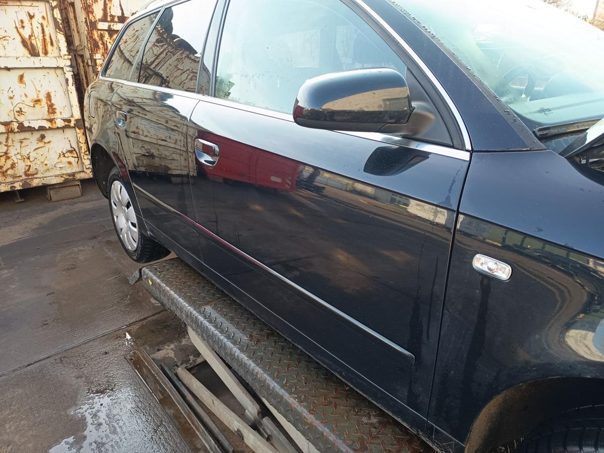 Audi A4 B7 Avant original T&uuml;r vorn rechts Beifahrer Z9Y Phantomschwarz Bj 2006